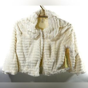 NWT Tacera Very Soft Faux Fur Cropped Jacket Size: Medium